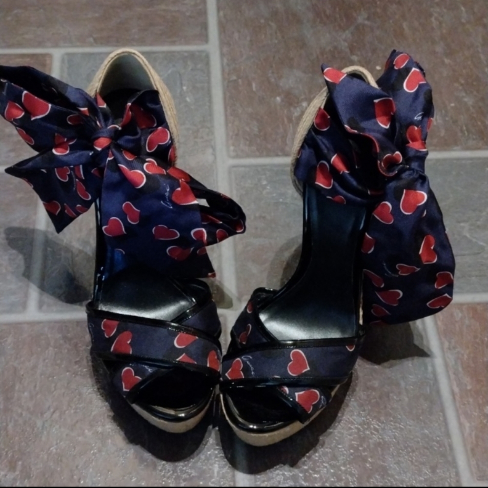 Gucci heart sill stain espadrilles wedge sandal size 38